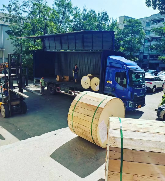 फैक्टरी स्टॉक आउटडोर डबल आर्मर्ड GYTS53-96 कोर फाइबर ऑप्टिक केबल डबल जैकेट G652D उसी दिन भेजा गया 14