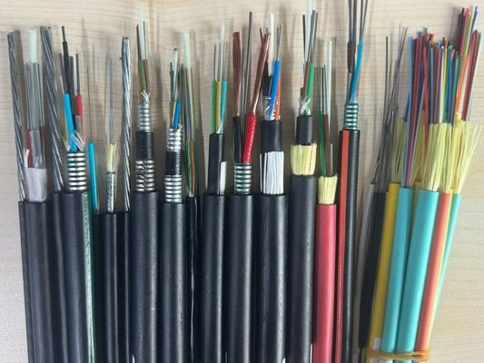 12 कोर GYXTW आउटडोर SM फाइबर ऑप्टिक केबल यूनिट्यूब स्टील टेप के साथ बख्तरबंद 6 मिमी 7 मिमी 8 मिमी फाइबर ऑप्टिक केबल