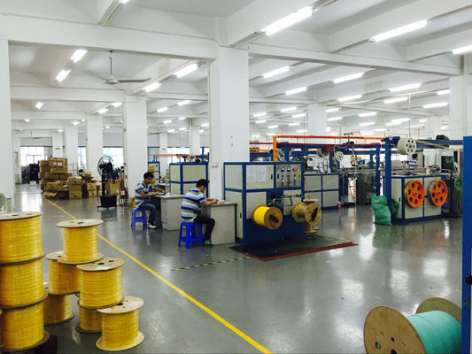 SM MM Om3 Om4 Om5 सिम्पलेक्स 1core 0.9 मिमी टाइट बफ़र इंडोर फाइबर ऑप्टिक केबल